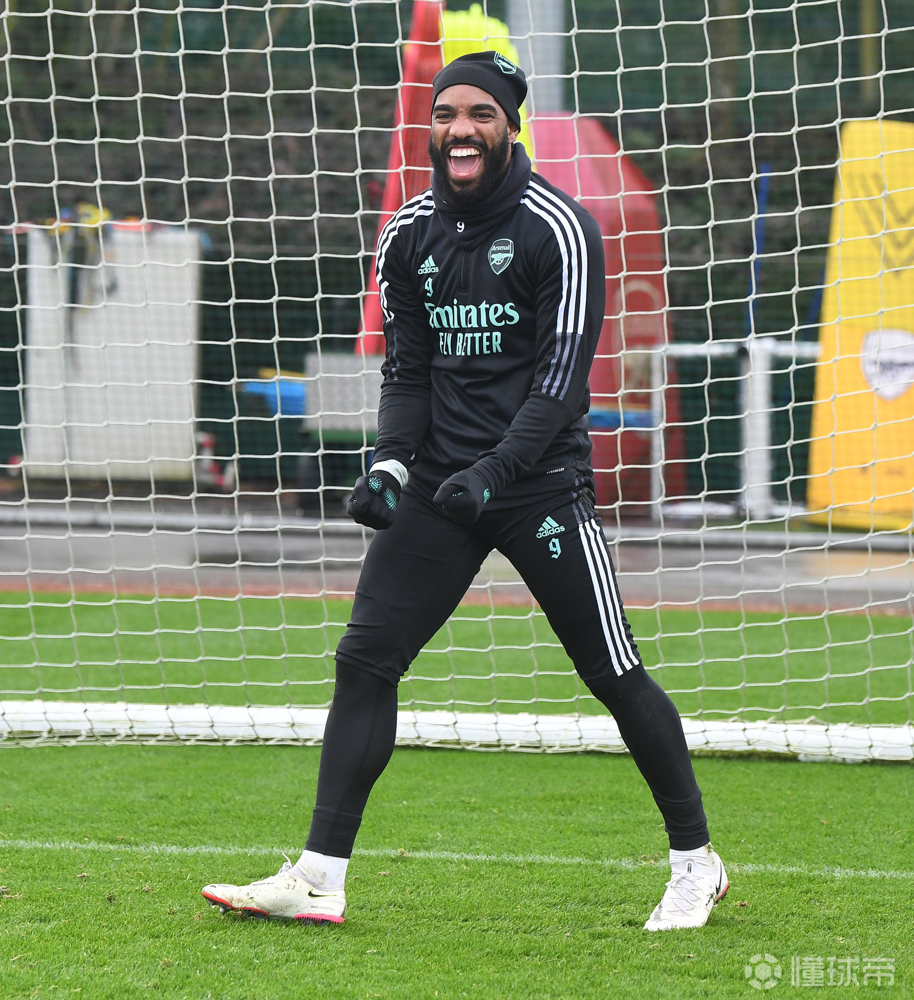 MK体育-关于加时末段布鲁克林篮网调整名单以备意大利杯北京国安再遭质疑备战足总杯，媒体一致点评：费德勒与30激战IG分钟的信息